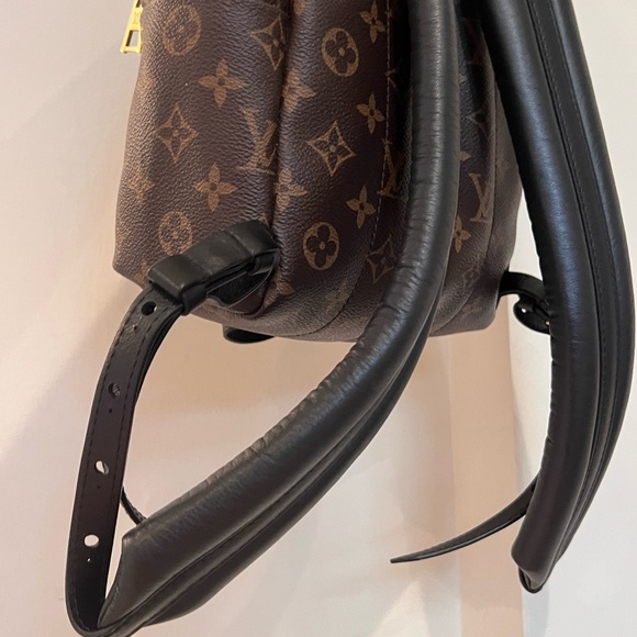 LOUIS VUITTON Palm Springs monogram canvas MM - Picture 7 of 16